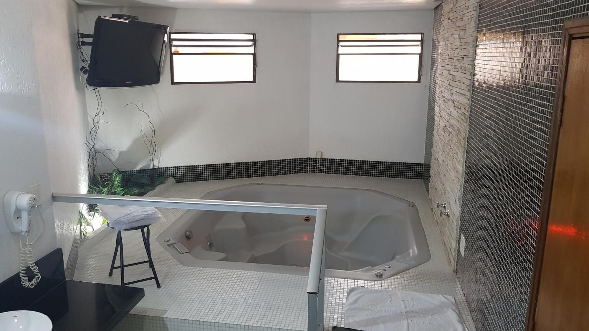 Love hotel (adults Only)